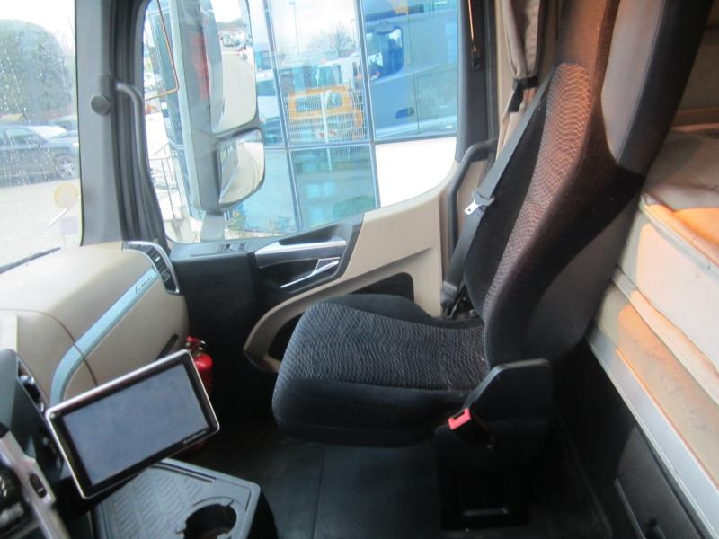 Tegljač Mercedes Actros 1845: slika Tegljač Mercedes Actros 1845 Tegljač Mercedes Actros 1845: slika Tegljač Mercedes Actros 1845