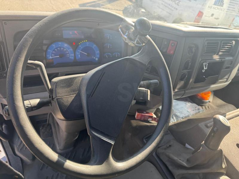 Tegljač Renault Premium 370 DCI: slika Tegljač Renault Premium 370 DCI Tegljač Renault Premium 370 DCI: slika Tegljač Renault Premium 370 DCI