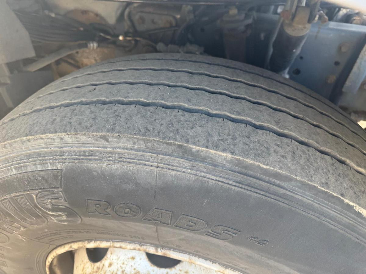 Tegljač Renault Premium 370 DCI: slika Tegljač Renault Premium 370 DCI Tegljač Renault Premium 370 DCI: slika Tegljač Renault Premium 370 DCI