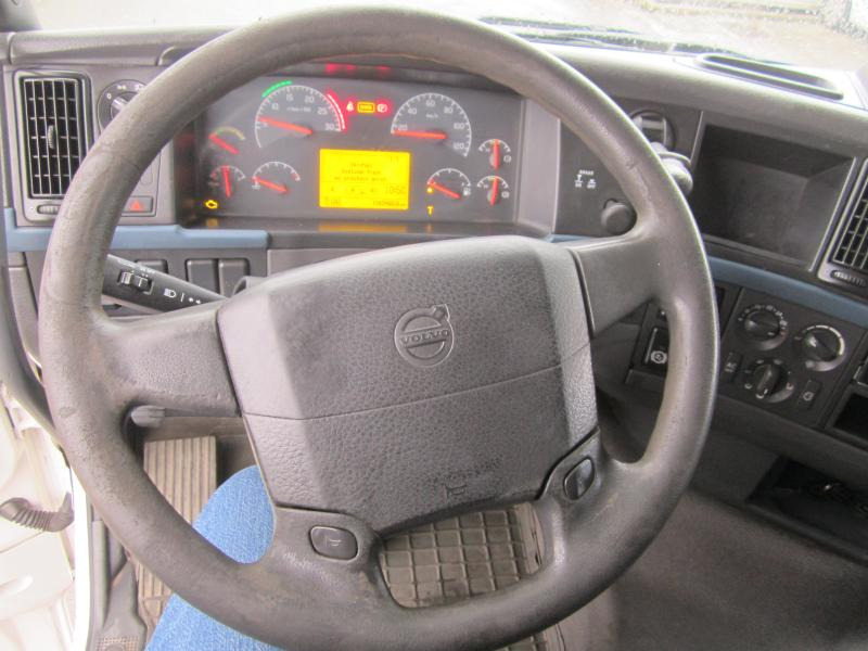 Tegljač Volvo FH 440: slika Tegljač Volvo FH 440