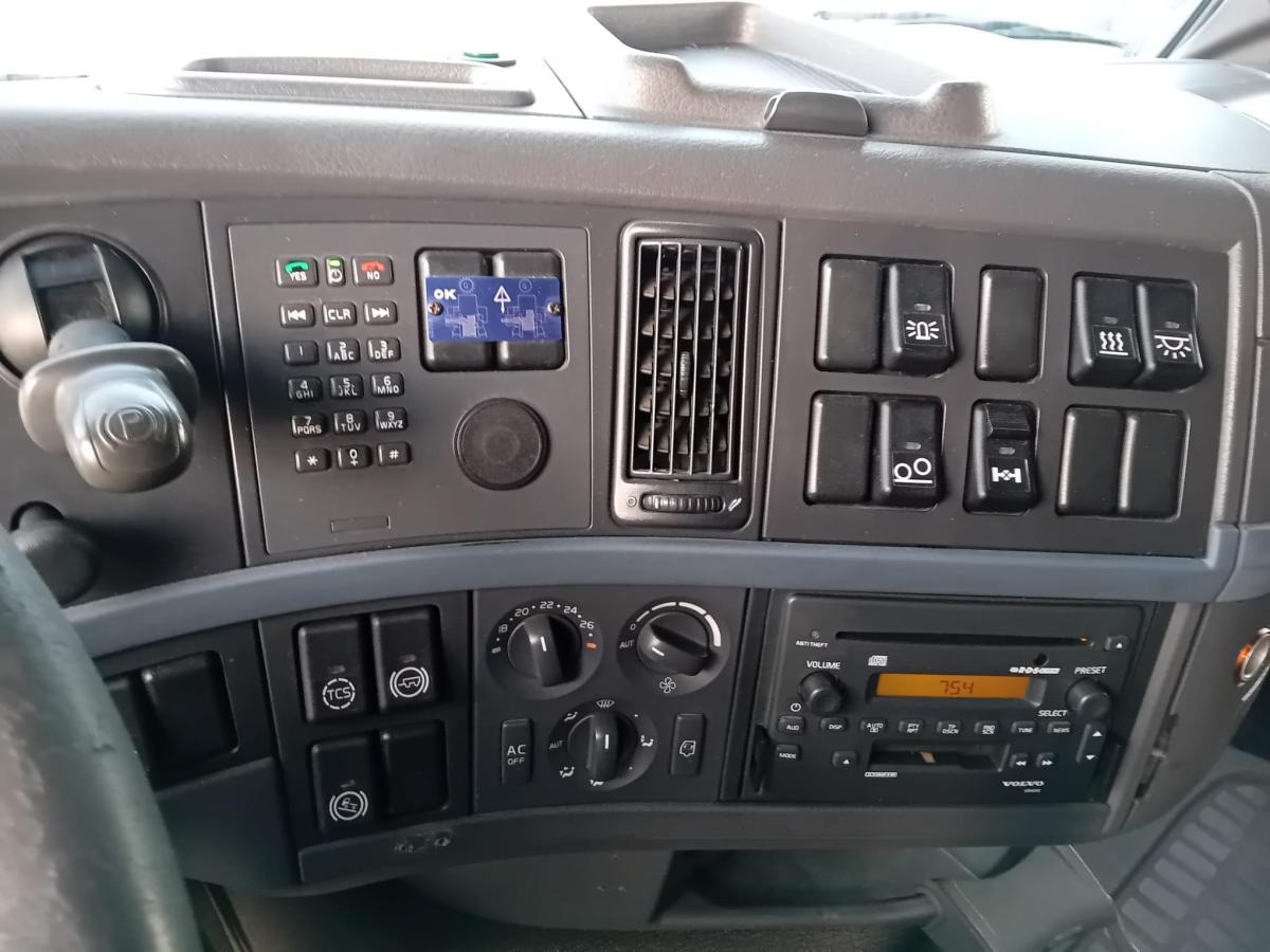 Kamion s otvorenim sandukom Volvo FH: slika Kamion s otvorenim sandukom Volvo FH