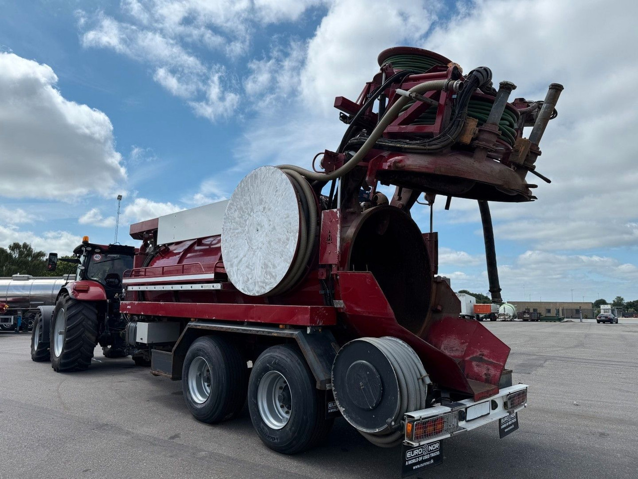 Case 240 Puma - Hvidtved Larsen 10.000 L Kombi - Vakum kamion: slika Case 240 Puma - Hvidtved Larsen 10.000 L Kombi - Vakum kamion Case 240 Puma - Hvidtved Larsen 10.000 L Kombi - Vakum kamion: slika Case 240 Puma - Hvidtved Larsen 10.000 L Kombi - Vakum kamion