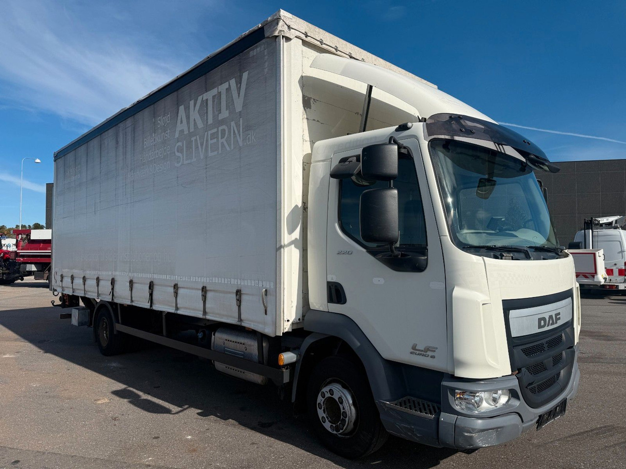 DAF LF 45 /220 4x2 Curtainsider and Taillift Euro 6 - Kamion s ceradom: slika DAF LF 45 /220 4x2 Curtainsider and Taillift Euro 6 - Kamion s ceradom DAF LF 45 /220 4x2 Curtainsider and Taillift Euro 6 - Kamion s ceradom: slika DAF LF 45 /220 4x2 Curtainsider and Taillift Euro 6 - Kamion s ceradom