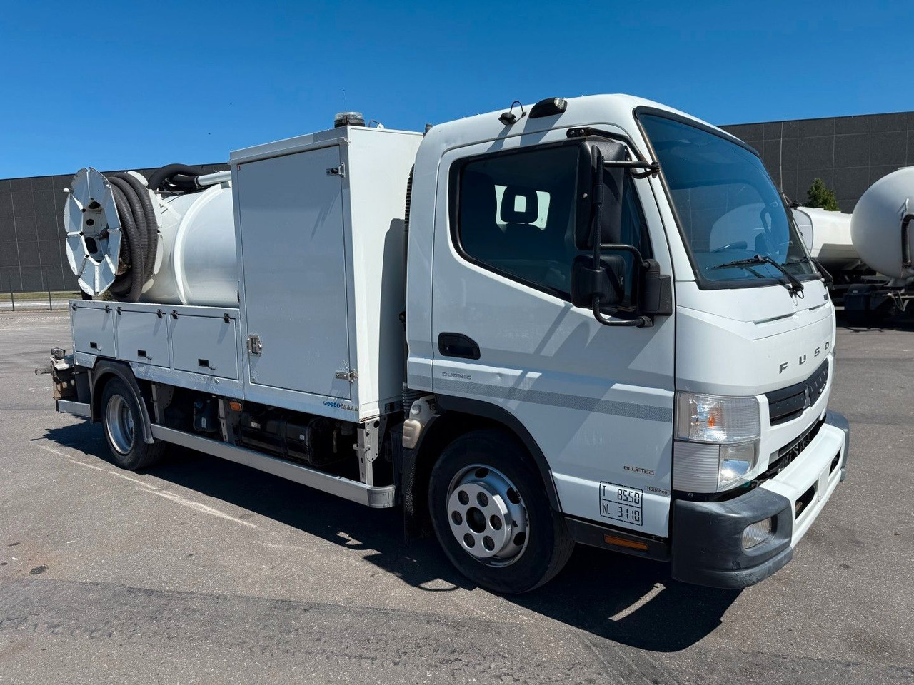 FUSO Canter 9C18 Duonic Rioned 3500 l. Kombi Euro 6 - Vakum kamion: slika FUSO Canter 9C18 Duonic Rioned 3500 l. Kombi Euro 6 - Vakum kamion FUSO Canter 9C18 Duonic Rioned 3500 l. Kombi Euro 6 - Vakum kamion: slika FUSO Canter 9C18 Duonic Rioned 3500 l. Kombi Euro 6 - Vakum kamion