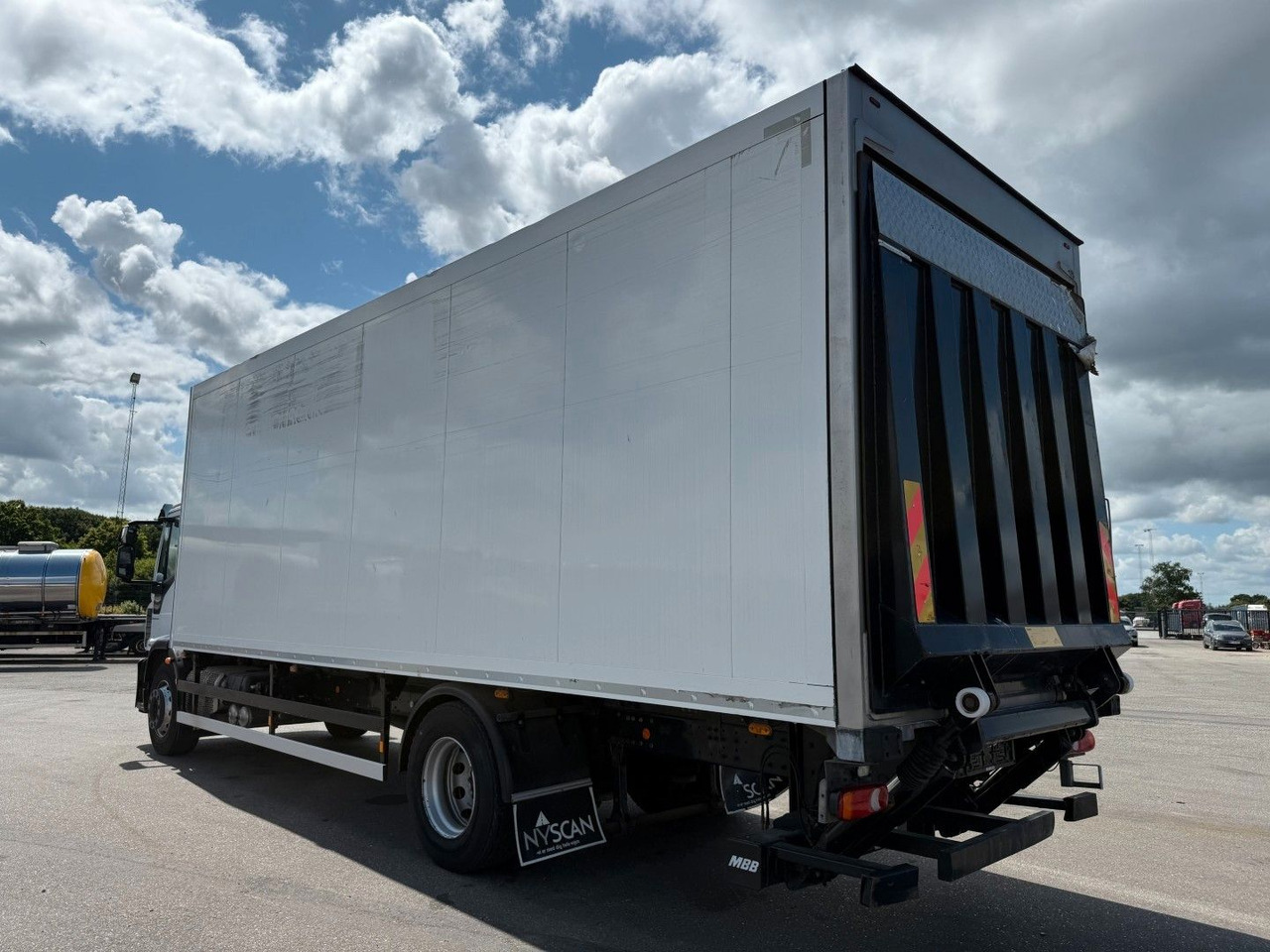 Iveco 180E32 4x2 Schmitz / Thermo King T-1200R Spectru Iveco 180E32 4x2 Schmitz / Thermo King T-1200R Spectru - Kamion hladnjača: slika Iveco 180E32 4x2 Schmitz / Thermo King T-1200R Spectru Iveco 180E32 4x2 Schmitz / Thermo King T-1200R Spectru - Kamion hladnjača Iveco 180E32 4x2 Schmitz / Thermo King T-1200R Spectru Iveco 180E32 4x2 Schmitz / Thermo King T-1200R Spectru - Kamion hladnjača: slika Iveco 180E32 4x2 Schmitz / Thermo King T-1200R Spectru Iveco 180E32 4x2 Schmitz / Thermo King T-1200R Spectru - Kamion hladnjača
