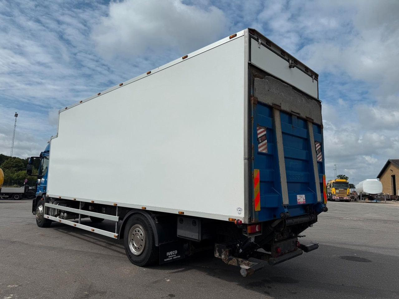 Iveco EuroCargo 180 E28 4x2 Thermo King T-1000R - Kamion hladnjača: slika Iveco EuroCargo 180 E28 4x2 Thermo King T-1000R - Kamion hladnjača Iveco EuroCargo 180 E28 4x2 Thermo King T-1000R - Kamion hladnjača: slika Iveco EuroCargo 180 E28 4x2 Thermo King T-1000R - Kamion hladnjača
