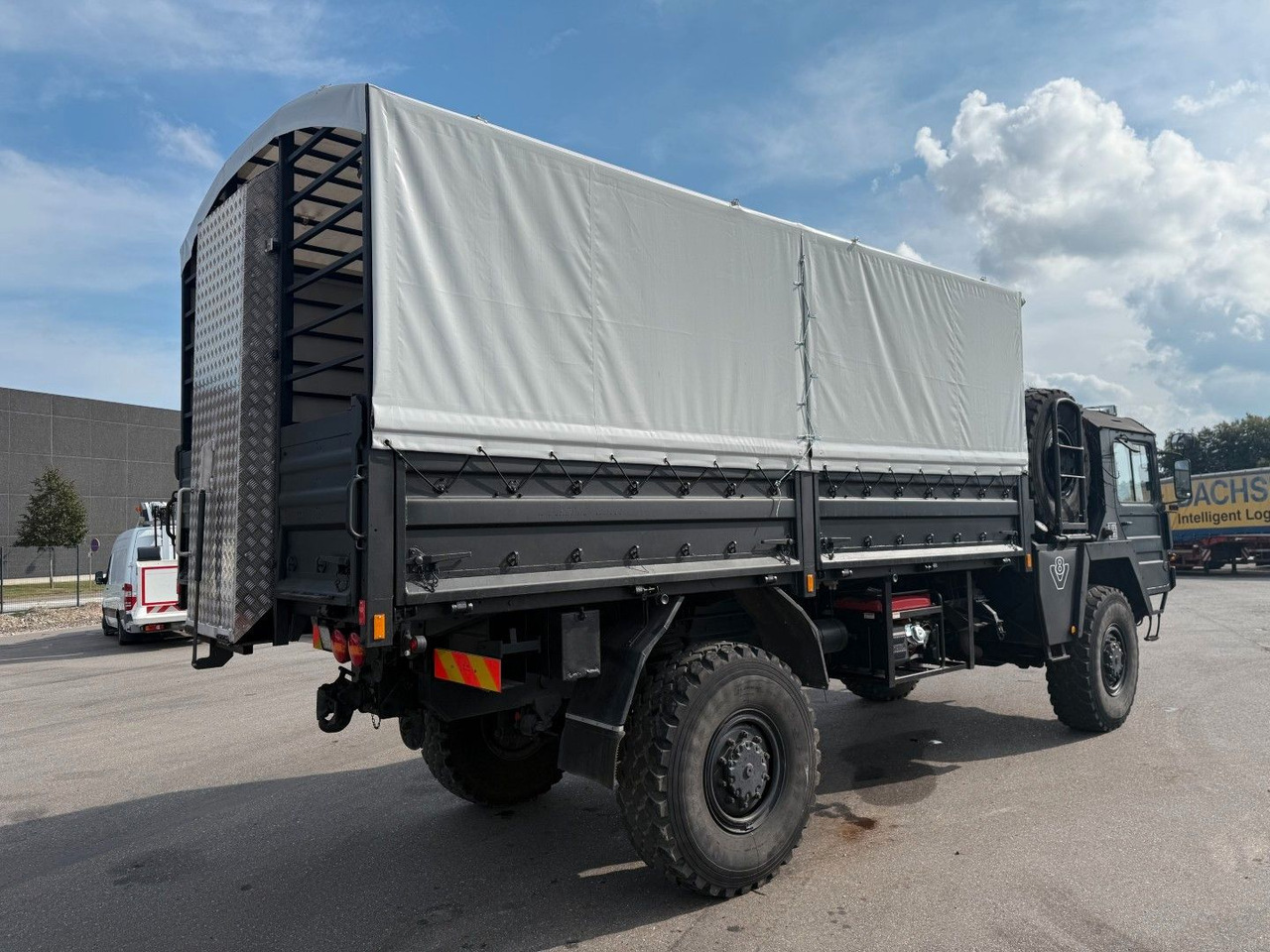 MAN 5 To KAT MIL 4x4 - Kamion: slika MAN 5 To KAT MIL 4x4 - Kamion MAN 5 To KAT MIL 4x4 - Kamion: slika MAN 5 To KAT MIL 4x4 - Kamion