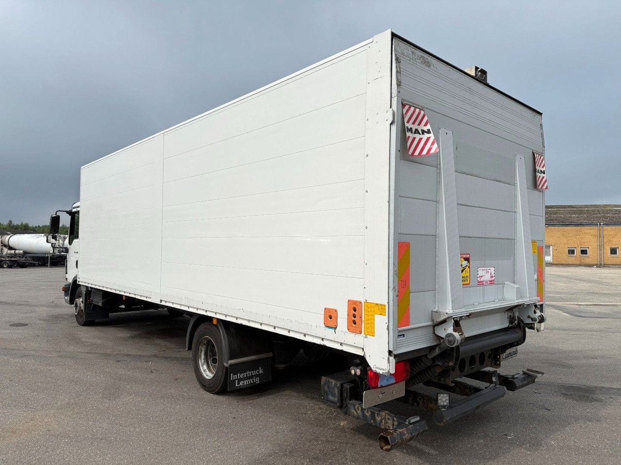 MAN TGL 12.220 4x2 Euro 6 Koffer - Kamion sandučar: slika MAN TGL 12.220 4x2 Euro 6 Koffer - Kamion sandučar MAN TGL 12.220 4x2 Euro 6 Koffer - Kamion sandučar: slika MAN TGL 12.220 4x2 Euro 6 Koffer - Kamion sandučar