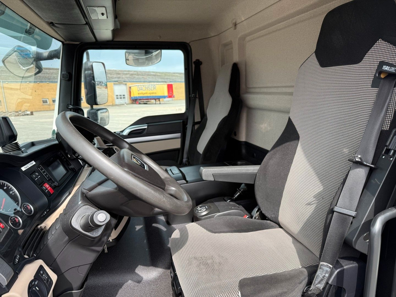 MAN TGL 12.220 4x2 Euro 6 Koffer - Kamion sandučar: slika MAN TGL 12.220 4x2 Euro 6 Koffer - Kamion sandučar MAN TGL 12.220 4x2 Euro 6 Koffer - Kamion sandučar: slika MAN TGL 12.220 4x2 Euro 6 Koffer - Kamion sandučar