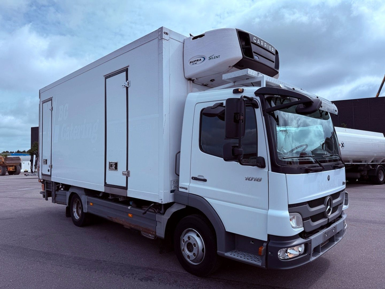 Mercedes-Benz Atego 1018 4x2 Carrier Supra 750 Mt - Kamion hladnjača: slika Mercedes-Benz Atego 1018 4x2 Carrier Supra 750 Mt - Kamion hladnjača Mercedes-Benz Atego 1018 4x2 Carrier Supra 750 Mt - Kamion hladnjača: slika Mercedes-Benz Atego 1018 4x2 Carrier Supra 750 Mt - Kamion hladnjača