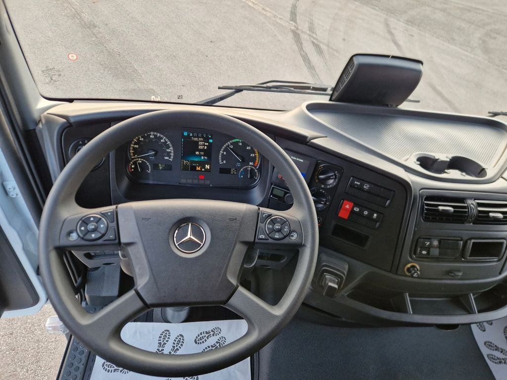 Vakum kamion Mercedes-Benz Atego 1223 4x2 Euro 6 Bucher Cityflex C40: slika Vakum kamion Mercedes-Benz Atego 1223 4x2 Euro 6 Bucher Cityflex C40
