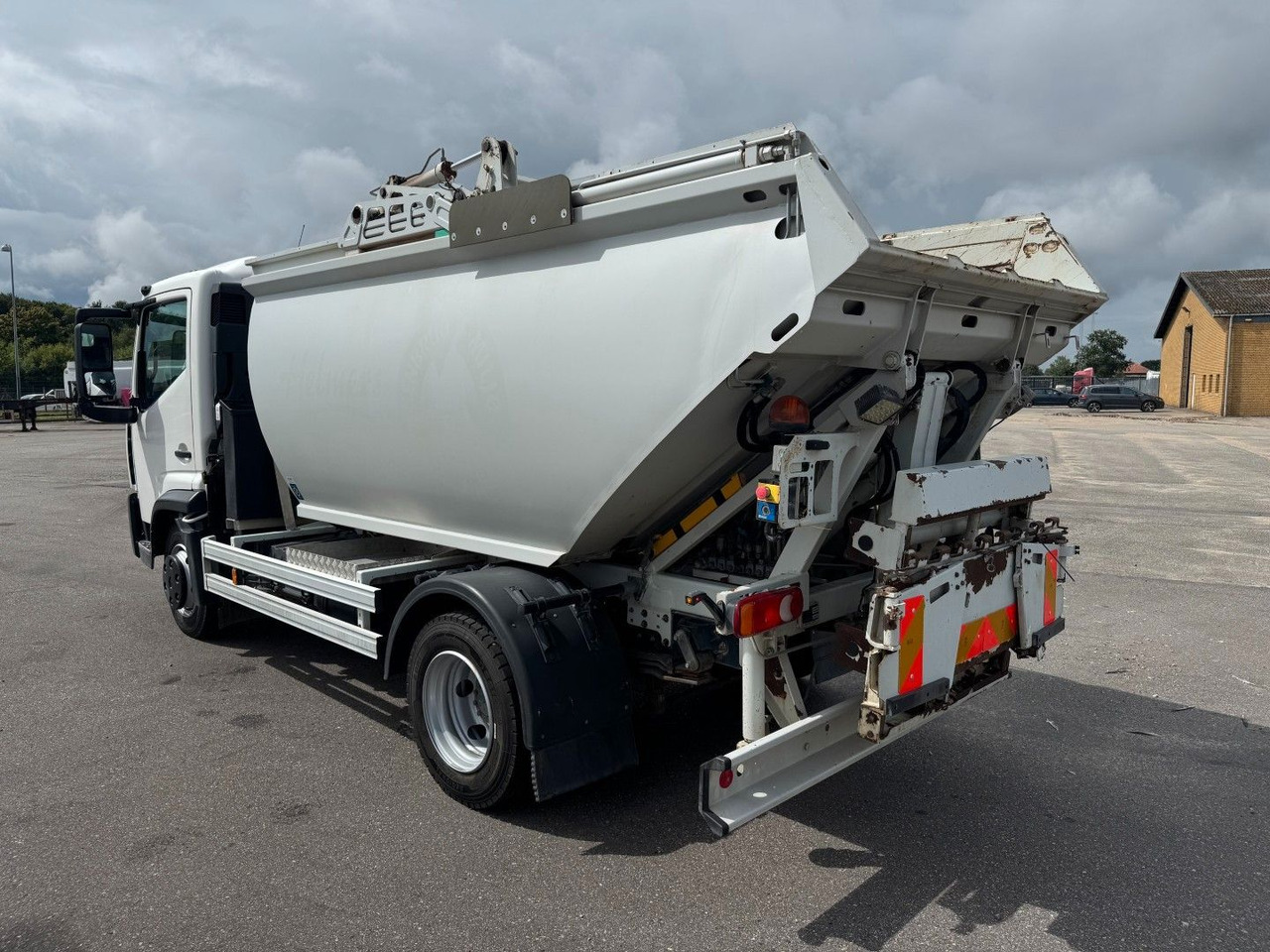 Renault D7.5 180 4x2 Semat/Techno Azimut 8 m3 Garbage - Kamion za odvoz smeća: slika Renault D7.5 180 4x2 Semat/Techno Azimut 8 m3 Garbage - Kamion za odvoz smeća Renault D7.5 180 4x2 Semat/Techno Azimut 8 m3 Garbage - Kamion za odvoz smeća: slika Renault D7.5 180 4x2 Semat/Techno Azimut 8 m3 Garbage - Kamion za odvoz smeća