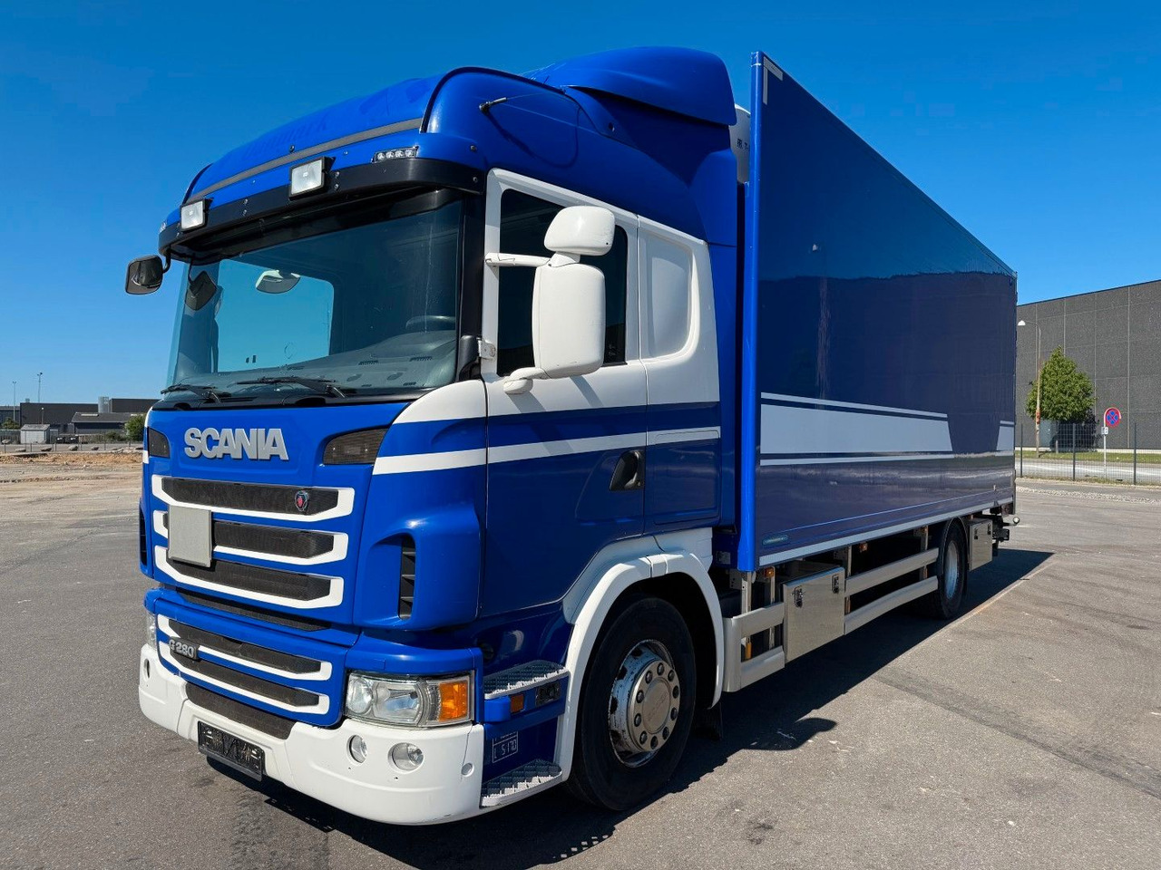 Scania G280 4x2 TK -800R Isokoffer Euro 6 - Kamion sandučar: slika Scania G280 4x2 TK -800R Isokoffer Euro 6 - Kamion sandučar Scania G280 4x2 TK -800R Isokoffer Euro 6 - Kamion sandučar: slika Scania G280 4x2 TK -800R Isokoffer Euro 6 - Kamion sandučar