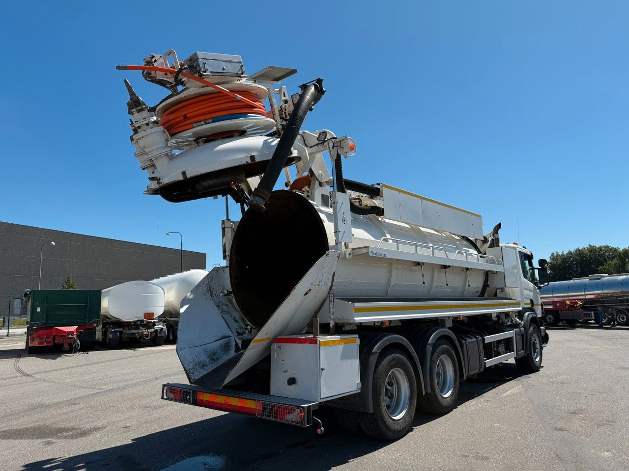 Vakum kamion Scania P360 6x4 RHD Hvidtved Larsen FlexLine 312: slika Vakum kamion Scania P360 6x4 RHD Hvidtved Larsen FlexLine 312