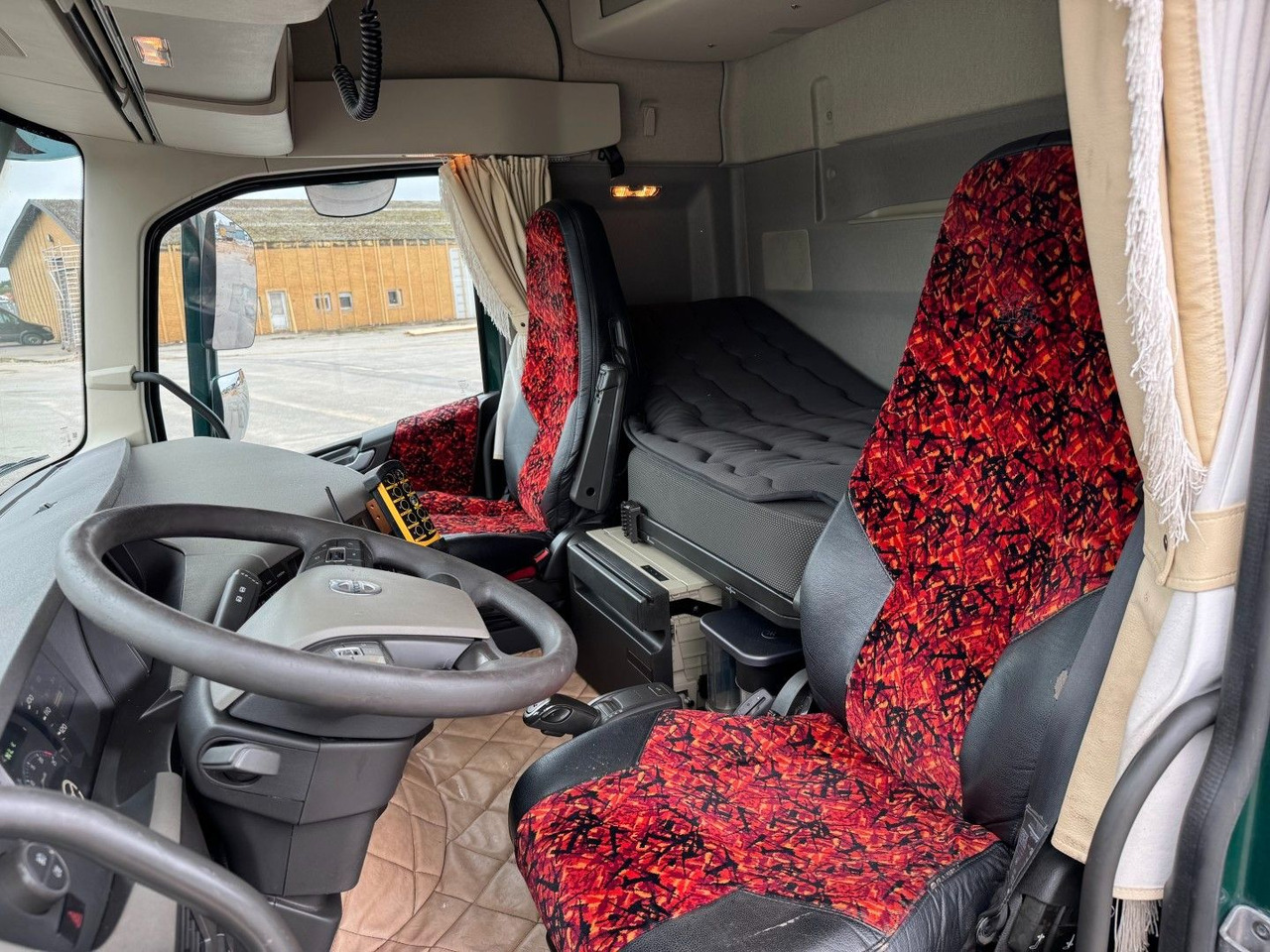 Volvo FH 500 8x2*6 Tipper Euro 6 - Kiper: slika Volvo FH 500 8x2*6 Tipper Euro 6 - Kiper Volvo FH 500 8x2*6 Tipper Euro 6 - Kiper: slika Volvo FH 500 8x2*6 Tipper Euro 6 - Kiper