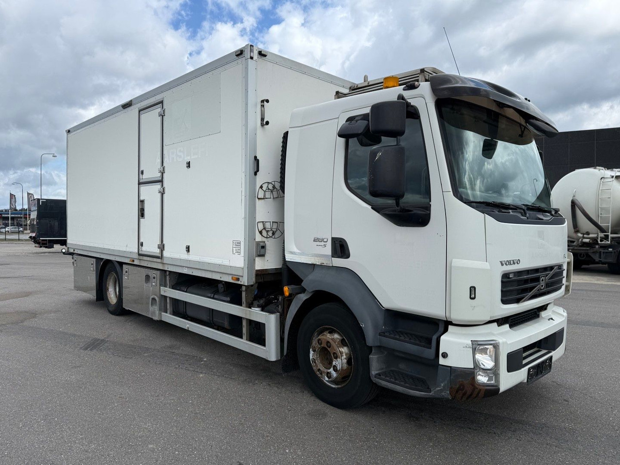 Volvo FL 280 4x2 Euro 5 Workshop Equipment - Kamion sandučar: slika Volvo FL 280 4x2 Euro 5 Workshop Equipment - Kamion sandučar Volvo FL 280 4x2 Euro 5 Workshop Equipment - Kamion sandučar: slika Volvo FL 280 4x2 Euro 5 Workshop Equipment - Kamion sandučar