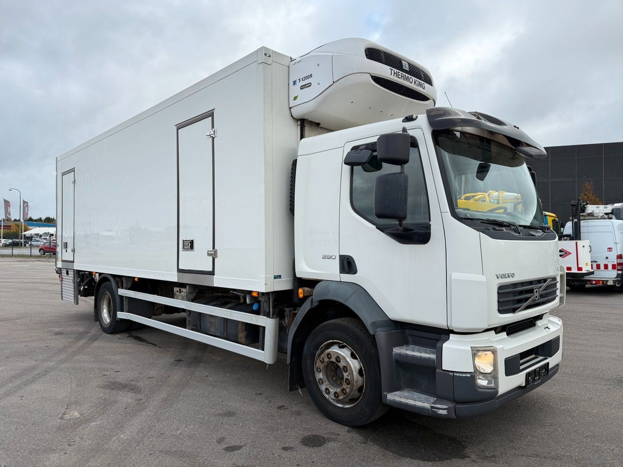 Volvo FL290 4x2 Thermo King T1200-R Euro 5 - Kamion hladnjača: slika  Volvo FL290 4x2 Thermo King T1200-R Euro 5 - Kamion hladnjača Volvo FL290 4x2 Thermo King T1200-R Euro 5 - Kamion hladnjača: slika  Volvo FL290 4x2 Thermo King T1200-R Euro 5 - Kamion hladnjača