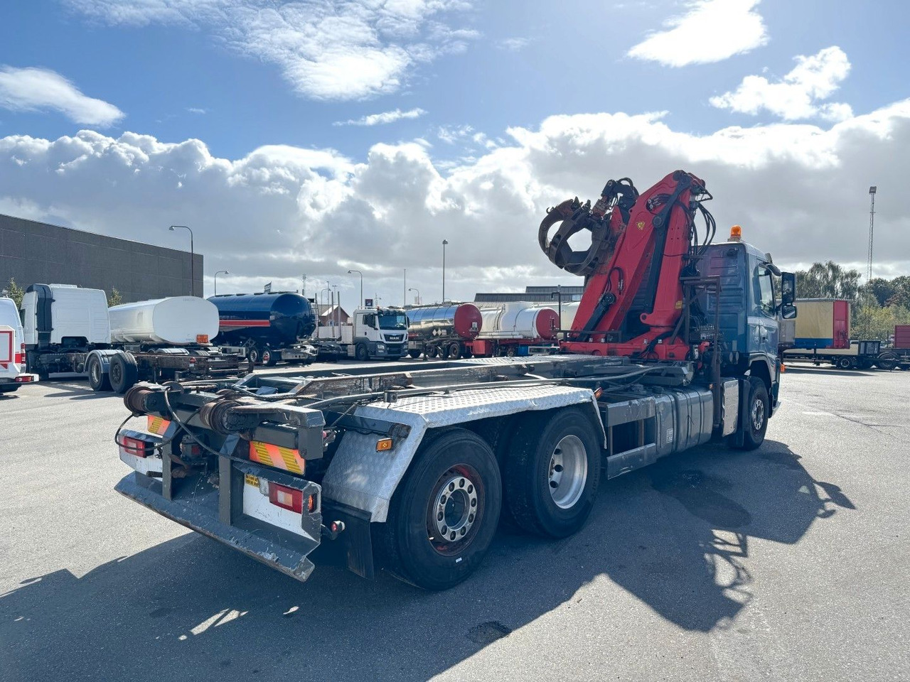 Volvo FM340 6x2*4 Kipper / Palfinger Epsilon 150Z96 - Kamion s kranom: slika  Volvo FM340 6x2*4 Kipper / Palfinger Epsilon 150Z96 - Kamion s kranom Volvo FM340 6x2*4 Kipper / Palfinger Epsilon 150Z96 - Kamion s kranom: slika  Volvo FM340 6x2*4 Kipper / Palfinger Epsilon 150Z96 - Kamion s kranom