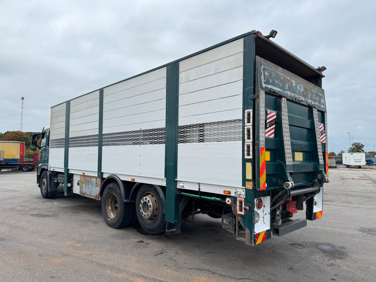 Volvo FM9 380 6x2*4 Tiertransporter / Livestock - Kamion za prijevoz konja: slika  Volvo FM9 380 6x2*4 Tiertransporter / Livestock - Kamion za prijevoz konja Volvo FM9 380 6x2*4 Tiertransporter / Livestock - Kamion za prijevoz konja: slika  Volvo FM9 380 6x2*4 Tiertransporter / Livestock - Kamion za prijevoz konja