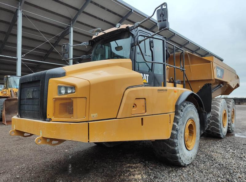 Caterpillar 740GC - Zglobni istovarivač: slika Caterpillar 740GC - Zglobni istovarivač Caterpillar 740GC - Zglobni istovarivač: slika Caterpillar 740GC - Zglobni istovarivač