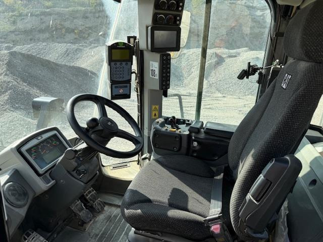 Caterpillar 966M - Utovarivač na kotačima: slika Caterpillar 966M - Utovarivač na kotačima Caterpillar 966M - Utovarivač na kotačima: slika Caterpillar 966M - Utovarivač na kotačima