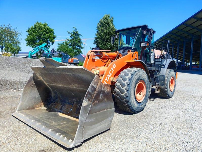 Hitachi ZW250-5B - Utovarivač na kotačima: slika Hitachi ZW250-5B - Utovarivač na kotačima Hitachi ZW250-5B - Utovarivač na kotačima: slika Hitachi ZW250-5B - Utovarivač na kotačima