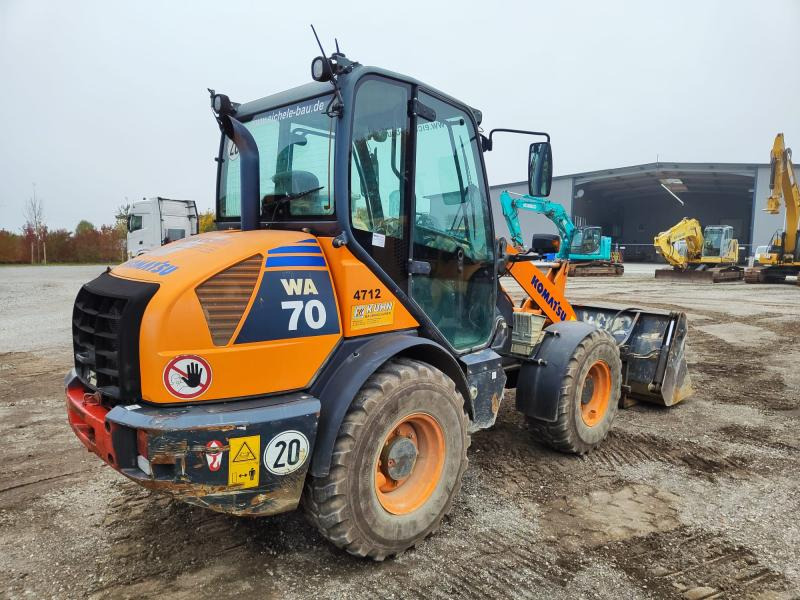 Komatsu WA70-7 - Utovarivač na kotačima: slika Komatsu WA70-7 - Utovarivač na kotačima Komatsu WA70-7 - Utovarivač na kotačima: slika Komatsu WA70-7 - Utovarivač na kotačima
