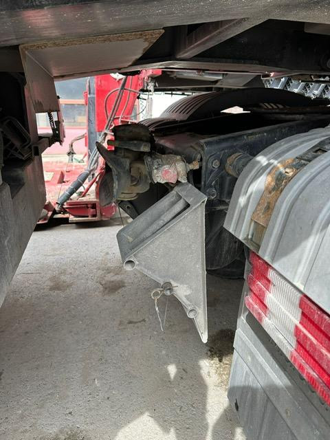 Mercedes Actros 3355 - Tegljač: slika Mercedes Actros 3355 - Tegljač Mercedes Actros 3355 - Tegljač: slika Mercedes Actros 3355 - Tegljač