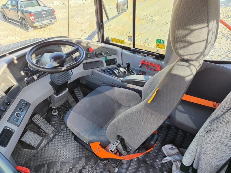 Volvo A45G - Zglobni istovarivač: slika Volvo A45G - Zglobni istovarivač Volvo A45G - Zglobni istovarivač: slika Volvo A45G - Zglobni istovarivač