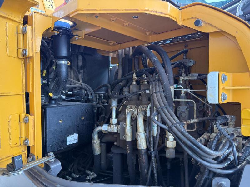 Volvo ECR235EL - Bager gusjeničar: slika Volvo ECR235EL - Bager gusjeničar Volvo ECR235EL - Bager gusjeničar: slika Volvo ECR235EL - Bager gusjeničar