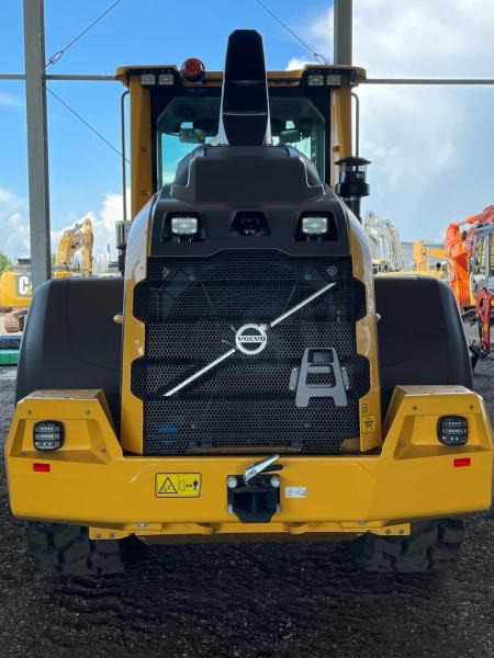 Volvo L60H - Utovarivač na kotačima: slika Volvo L60H - Utovarivač na kotačima Volvo L60H - Utovarivač na kotačima: slika Volvo L60H - Utovarivač na kotačima