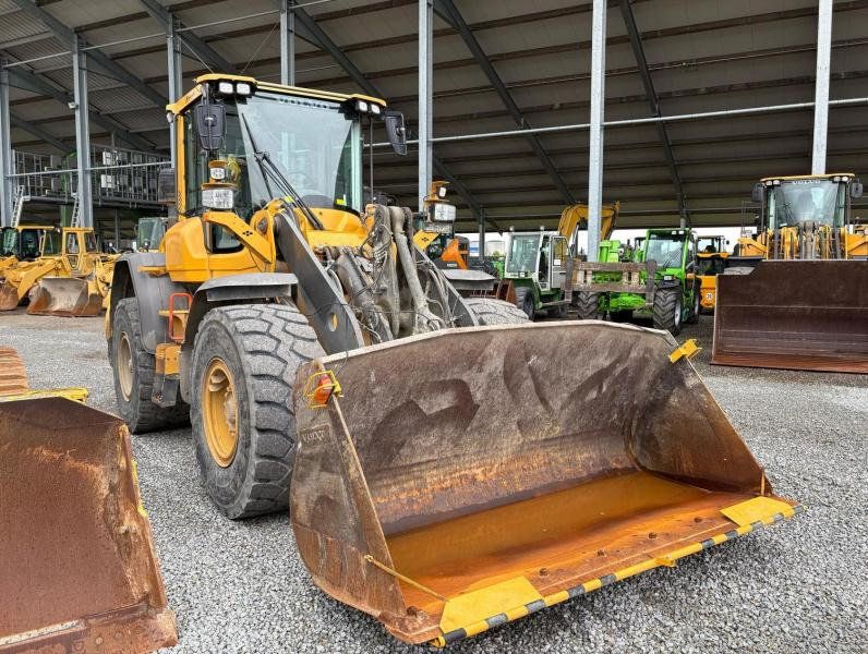 Volvo L70H - Utovarivač na kotačima: slika Volvo L70H - Utovarivač na kotačima Volvo L70H - Utovarivač na kotačima: slika Volvo L70H - Utovarivač na kotačima
