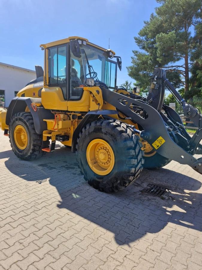 Volvo L90H - Utovarivač na kotačima: slika Volvo L90H - Utovarivač na kotačima Volvo L90H - Utovarivač na kotačima: slika Volvo L90H - Utovarivač na kotačima