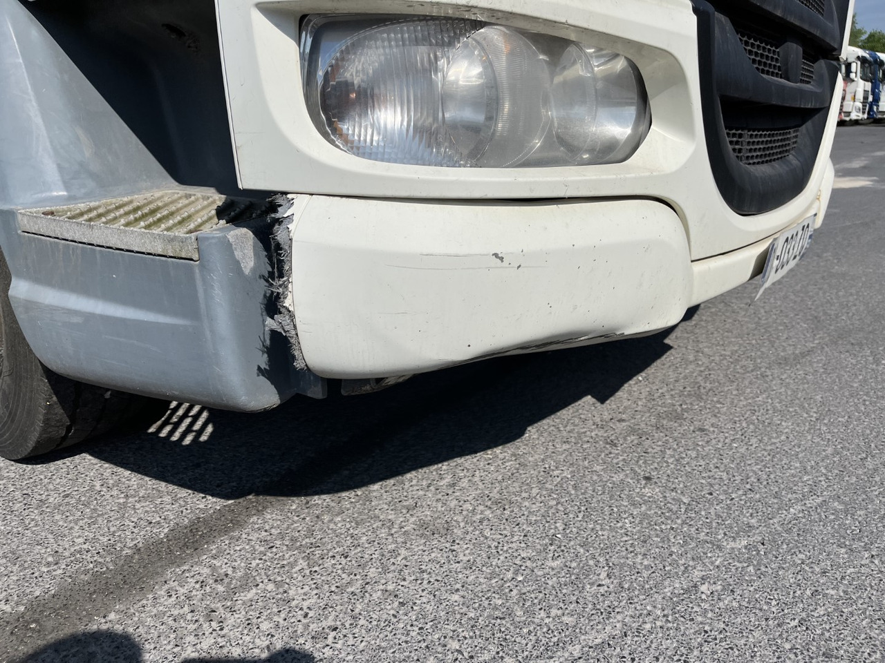 Kamion s ceradom DAF LF 220: slika Kamion s ceradom DAF LF 220