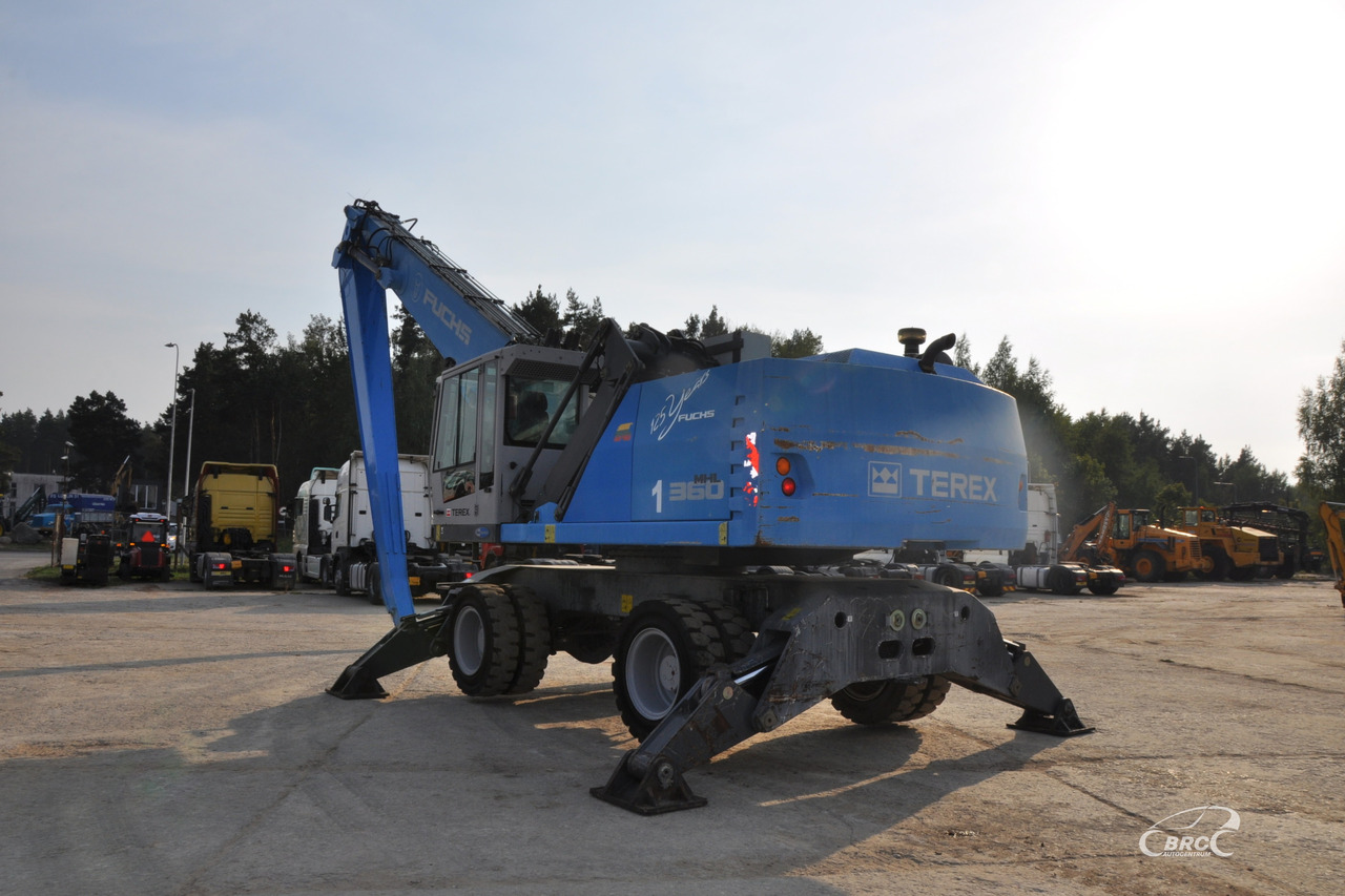 Fuchs MHL 360 - Stroj za rukovanje otpadom: slika Fuchs MHL 360 - Stroj za rukovanje otpadom Fuchs MHL 360 - Stroj za rukovanje otpadom: slika Fuchs MHL 360 - Stroj za rukovanje otpadom