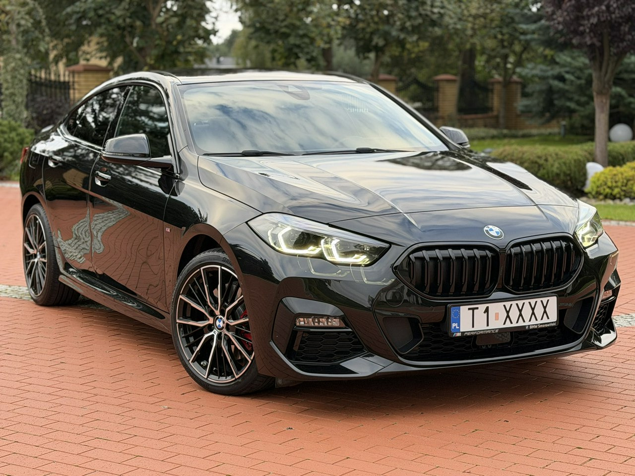 BMW 220 - Limuzina: slika BMW 220 - Limuzina BMW 220 - Limuzina: slika BMW 220 - Limuzina
