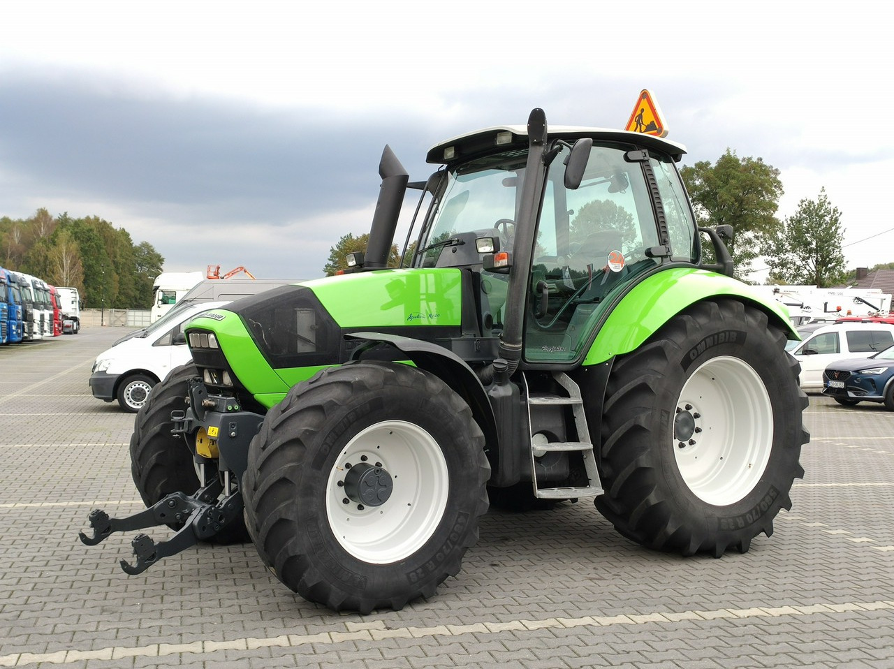 Traktor Deutz Fahr Agrotron M620 4x4 Przedni Tuz Wałek W.O.M Wyjścia do Przyczepy: slika Traktor Deutz Fahr Agrotron M620 4x4 Przedni Tuz Wałek W.O.M Wyjścia do Przyczepy Traktor Deutz Fahr Agrotron M620 4x4 Przedni Tuz Wałek W.O.M Wyjścia do Przyczepy: slika Traktor Deutz Fahr Agrotron M620 4x4 Przedni Tuz Wałek W.O.M Wyjścia do Przyczepy