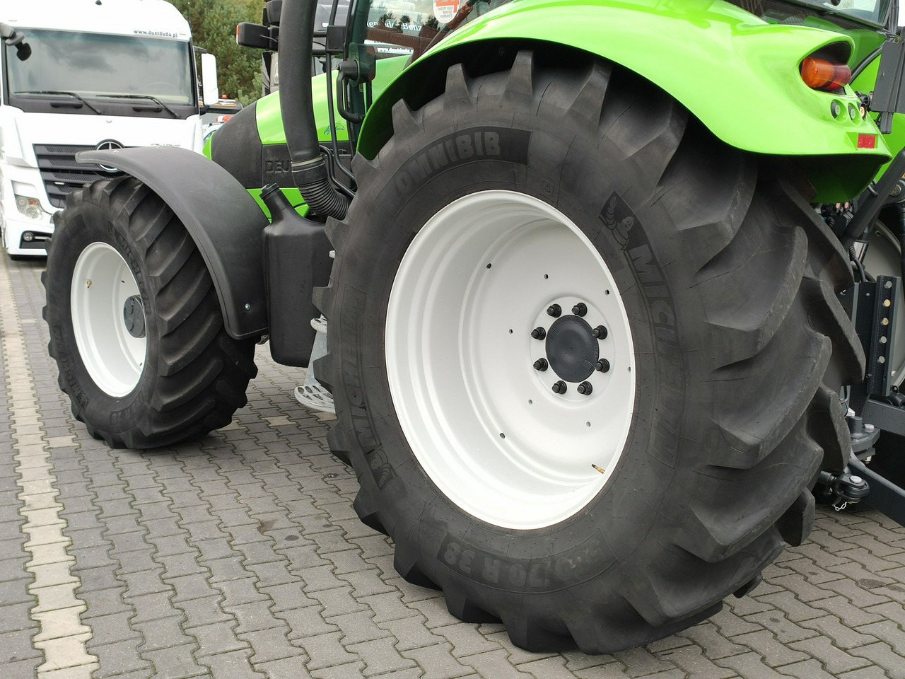 Traktor Deutz Fahr Agrotron M620 4x4 Przedni Tuz Wałek W.O.M Wyjścia do Przyczepy: slika Traktor Deutz Fahr Agrotron M620 4x4 Przedni Tuz Wałek W.O.M Wyjścia do Przyczepy Traktor Deutz Fahr Agrotron M620 4x4 Przedni Tuz Wałek W.O.M Wyjścia do Przyczepy: slika Traktor Deutz Fahr Agrotron M620 4x4 Przedni Tuz Wałek W.O.M Wyjścia do Przyczepy