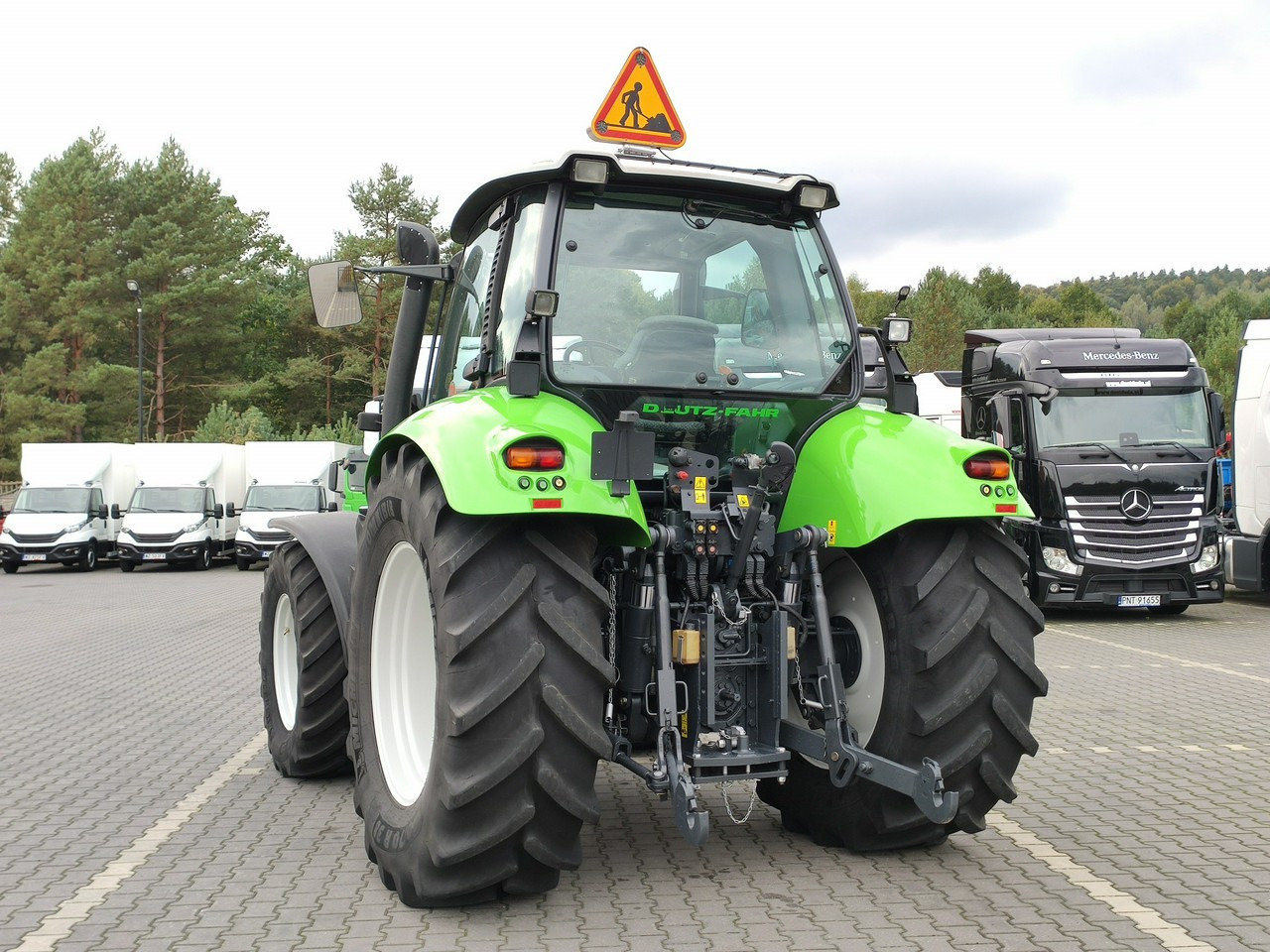 Traktor Deutz Fahr Agrotron M620 4x4 Przedni Tuz Wałek W.O.M Wyjścia do Przyczepy: slika Traktor Deutz Fahr Agrotron M620 4x4 Przedni Tuz Wałek W.O.M Wyjścia do Przyczepy Traktor Deutz Fahr Agrotron M620 4x4 Przedni Tuz Wałek W.O.M Wyjścia do Przyczepy: slika Traktor Deutz Fahr Agrotron M620 4x4 Przedni Tuz Wałek W.O.M Wyjścia do Przyczepy