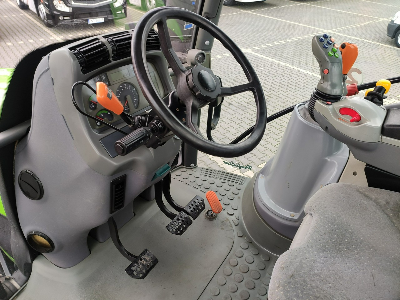 Traktor Deutz Fahr Agrotron M620 4x4 Przedni Tuz Wałek W.O.M Wyjścia do Przyczepy: slika Traktor Deutz Fahr Agrotron M620 4x4 Przedni Tuz Wałek W.O.M Wyjścia do Przyczepy Traktor Deutz Fahr Agrotron M620 4x4 Przedni Tuz Wałek W.O.M Wyjścia do Przyczepy: slika Traktor Deutz Fahr Agrotron M620 4x4 Przedni Tuz Wałek W.O.M Wyjścia do Przyczepy