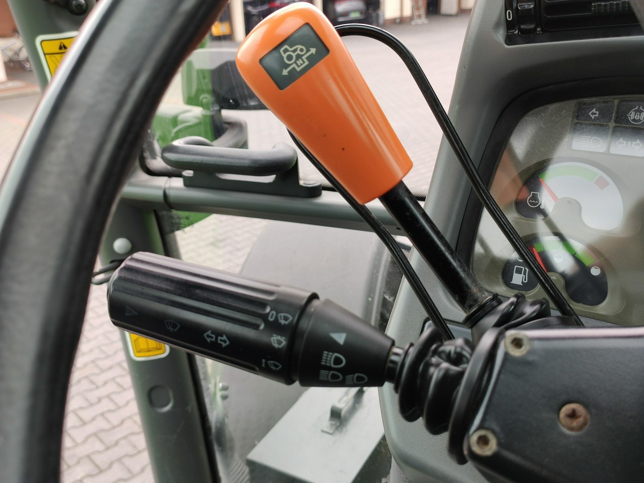 Traktor Deutz Fahr Agrotron M620 4x4 Przedni Tuz Wałek W.O.M Wyjścia do Przyczepy: slika Traktor Deutz Fahr Agrotron M620 4x4 Przedni Tuz Wałek W.O.M Wyjścia do Przyczepy Traktor Deutz Fahr Agrotron M620 4x4 Przedni Tuz Wałek W.O.M Wyjścia do Przyczepy: slika Traktor Deutz Fahr Agrotron M620 4x4 Przedni Tuz Wałek W.O.M Wyjścia do Przyczepy