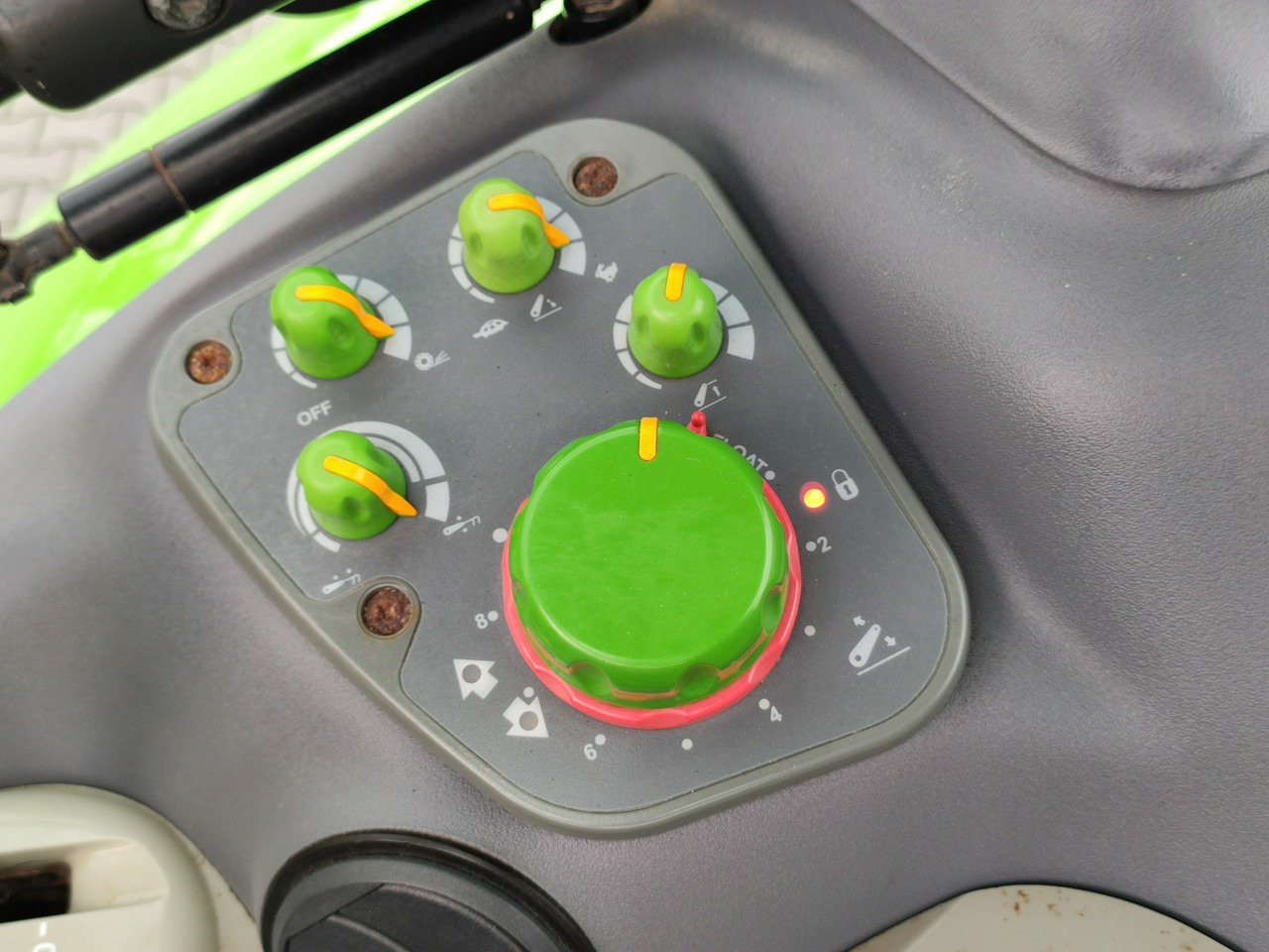 Traktor Deutz Fahr Agrotron M620 4x4 Przedni Tuz Wałek W.O.M Wyjścia do Przyczepy: slika Traktor Deutz Fahr Agrotron M620 4x4 Przedni Tuz Wałek W.O.M Wyjścia do Przyczepy Traktor Deutz Fahr Agrotron M620 4x4 Przedni Tuz Wałek W.O.M Wyjścia do Przyczepy: slika Traktor Deutz Fahr Agrotron M620 4x4 Przedni Tuz Wałek W.O.M Wyjścia do Przyczepy