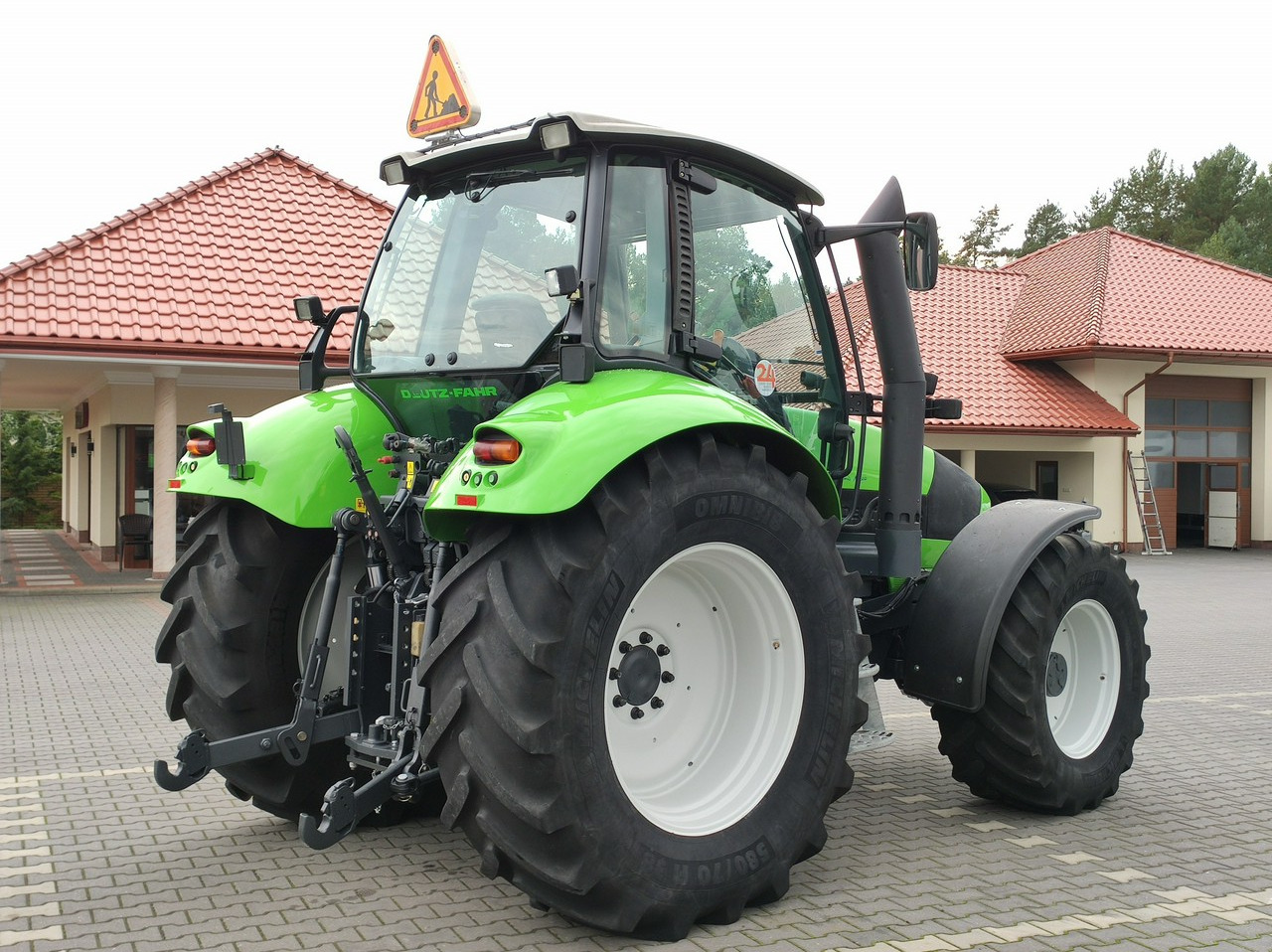Traktor Deutz Fahr Agrotron M620 4x4 Przedni Tuz Wałek W.O.M Wyjścia do Przyczepy: slika Traktor Deutz Fahr Agrotron M620 4x4 Przedni Tuz Wałek W.O.M Wyjścia do Przyczepy Traktor Deutz Fahr Agrotron M620 4x4 Przedni Tuz Wałek W.O.M Wyjścia do Przyczepy: slika Traktor Deutz Fahr Agrotron M620 4x4 Przedni Tuz Wałek W.O.M Wyjścia do Przyczepy