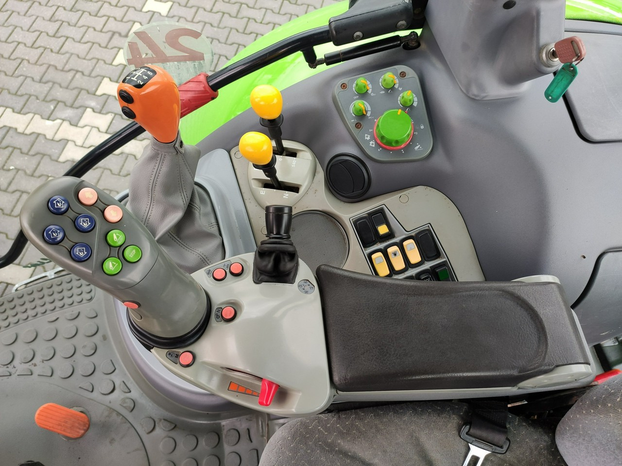 Traktor Deutz Fahr Agrotron M620 4x4 Przedni Tuz Wałek W.O.M Wyjścia do Przyczepy: slika Traktor Deutz Fahr Agrotron M620 4x4 Przedni Tuz Wałek W.O.M Wyjścia do Przyczepy Traktor Deutz Fahr Agrotron M620 4x4 Przedni Tuz Wałek W.O.M Wyjścia do Przyczepy: slika Traktor Deutz Fahr Agrotron M620 4x4 Przedni Tuz Wałek W.O.M Wyjścia do Przyczepy