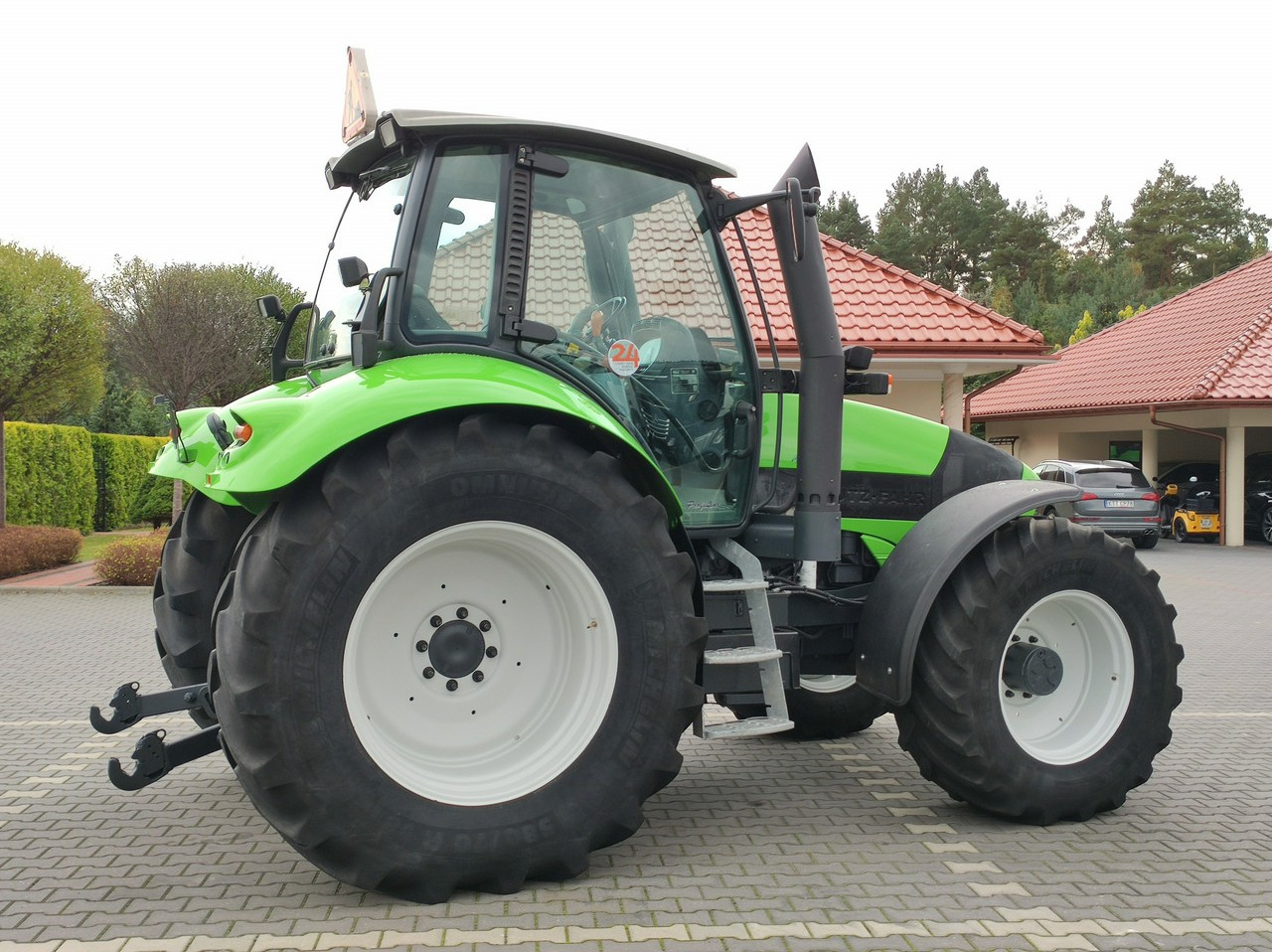 Traktor Deutz Fahr Agrotron M620 4x4 Przedni Tuz Wałek W.O.M Wyjścia do Przyczepy: slika Traktor Deutz Fahr Agrotron M620 4x4 Przedni Tuz Wałek W.O.M Wyjścia do Przyczepy Traktor Deutz Fahr Agrotron M620 4x4 Przedni Tuz Wałek W.O.M Wyjścia do Przyczepy: slika Traktor Deutz Fahr Agrotron M620 4x4 Przedni Tuz Wałek W.O.M Wyjścia do Przyczepy