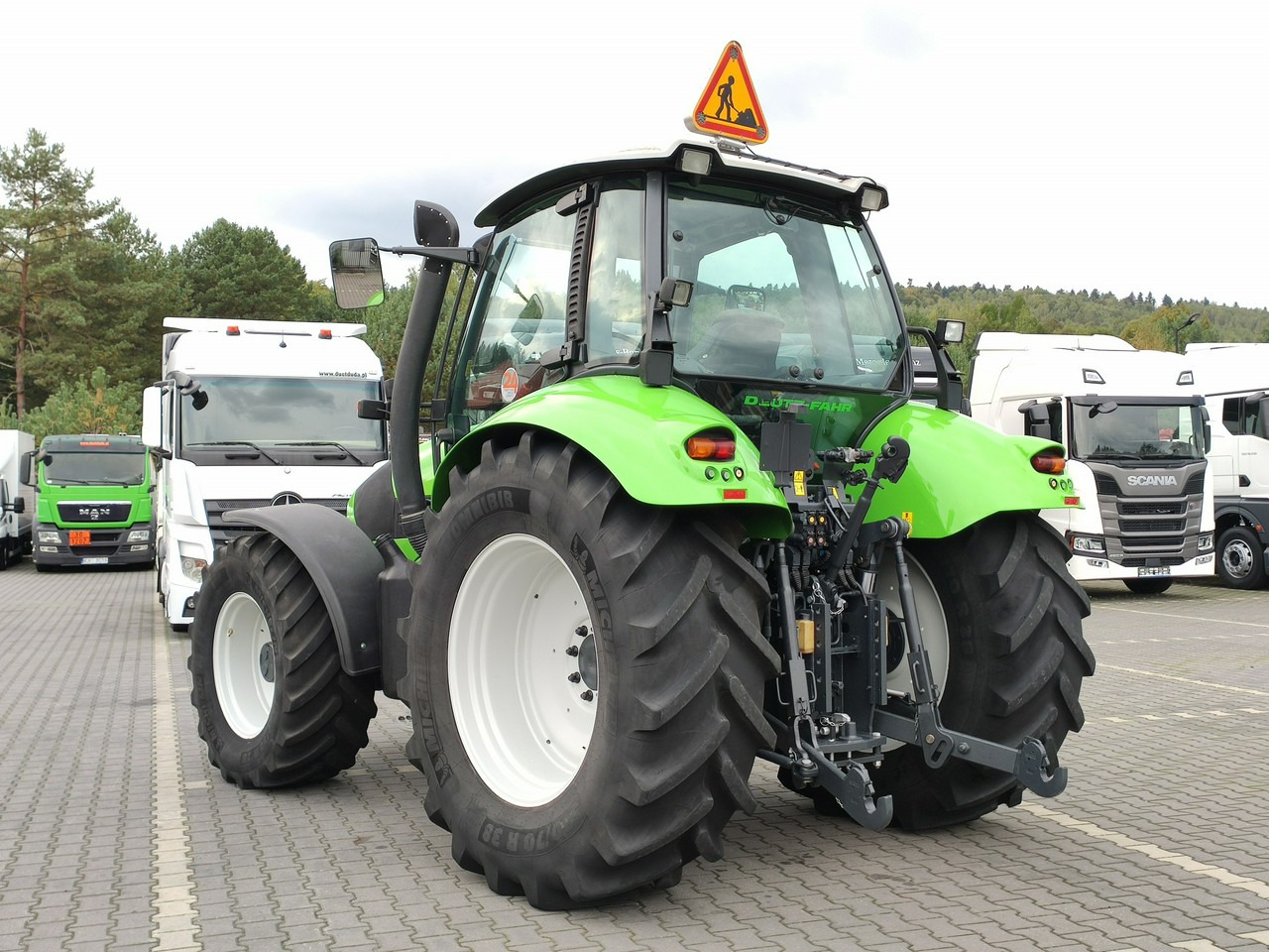 Traktor Deutz Fahr Agrotron M620 4x4 Przedni Tuz Wałek W.O.M Wyjścia do Przyczepy: slika Traktor Deutz Fahr Agrotron M620 4x4 Przedni Tuz Wałek W.O.M Wyjścia do Przyczepy Traktor Deutz Fahr Agrotron M620 4x4 Przedni Tuz Wałek W.O.M Wyjścia do Przyczepy: slika Traktor Deutz Fahr Agrotron M620 4x4 Przedni Tuz Wałek W.O.M Wyjścia do Przyczepy