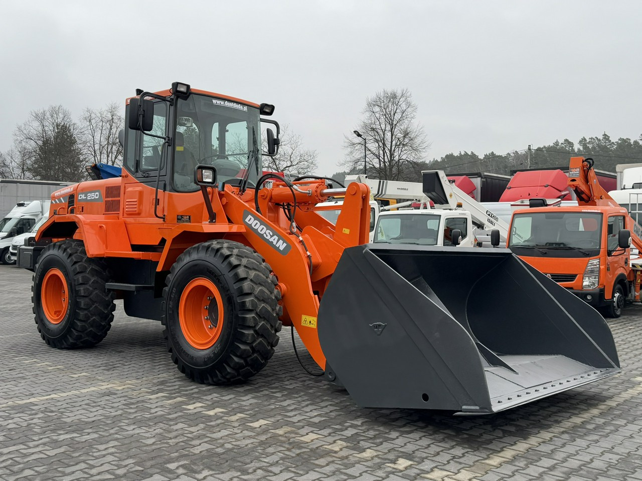 Doosan DL250 14,5Ton Łyżka Wysokiego Wysypu !!! - Utovarivač na kotačima: slika Doosan DL250 14,5Ton Łyżka Wysokiego Wysypu !!! - Utovarivač na kotačima Doosan DL250 14,5Ton Łyżka Wysokiego Wysypu !!! - Utovarivač na kotačima: slika Doosan DL250 14,5Ton Łyżka Wysokiego Wysypu !!! - Utovarivač na kotačima