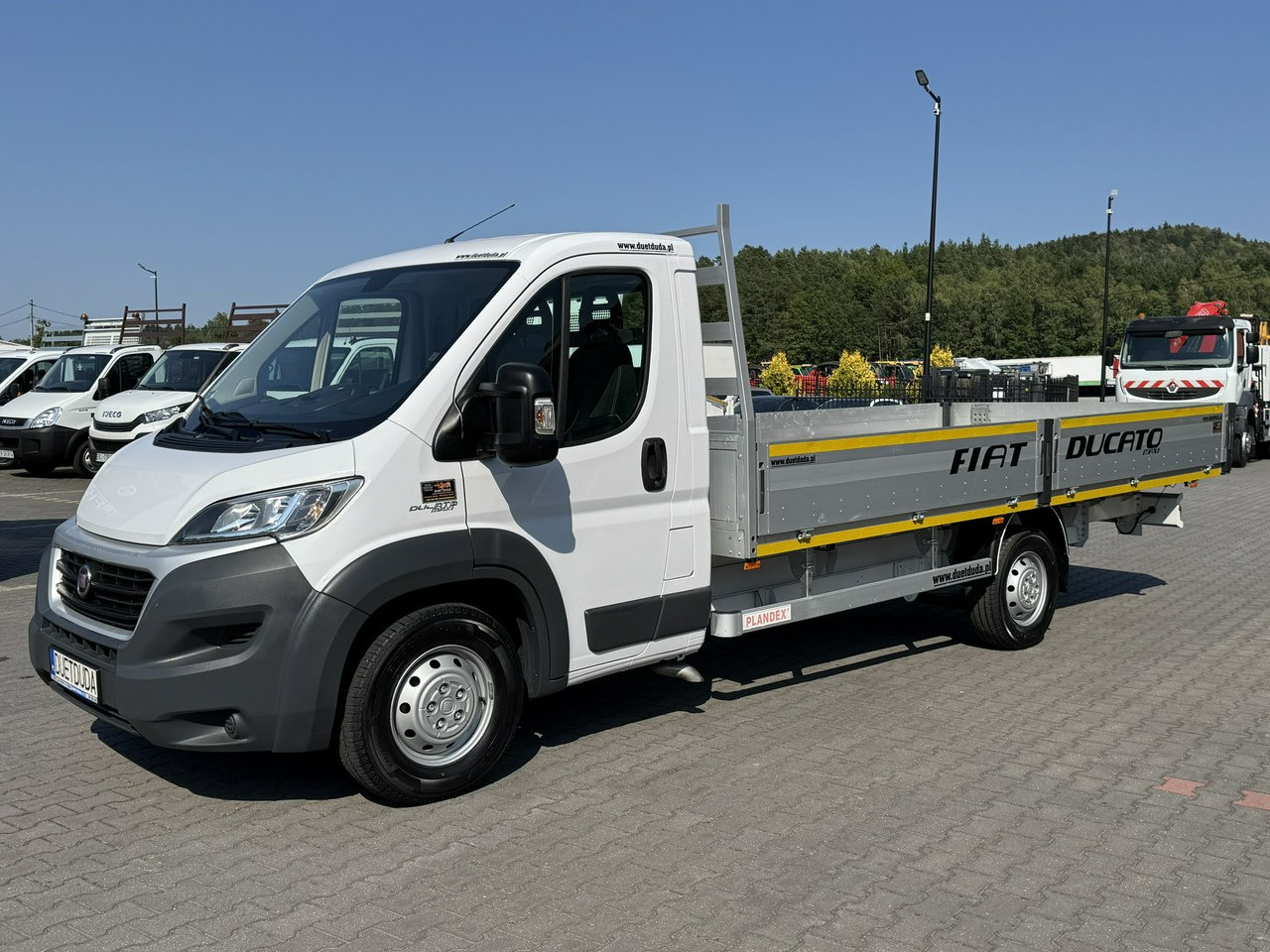 Fiat Ducato - Dostavno vozilo s ravnom platformom: slika Fiat Ducato - Dostavno vozilo s ravnom platformom Fiat Ducato - Dostavno vozilo s ravnom platformom: slika Fiat Ducato - Dostavno vozilo s ravnom platformom