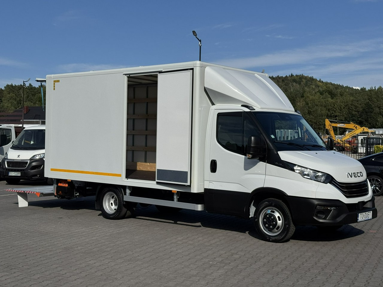 Iveco Daily 35C14 - Dostavno vozilo sa zatvorenim sandukom: slika Iveco Daily 35C14 - Dostavno vozilo sa zatvorenim sandukom Iveco Daily 35C14 - Dostavno vozilo sa zatvorenim sandukom: slika Iveco Daily 35C14 - Dostavno vozilo sa zatvorenim sandukom