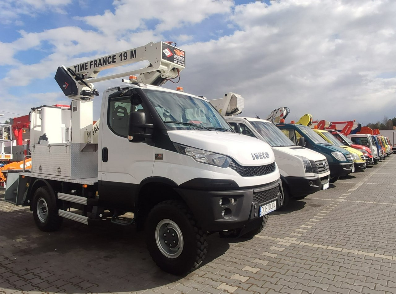 Iveco Daily 55S17W 4x4 Zwyżka 19m Versalift Lat 55 TB Time France - Podizna platforma montirana na kamion: slika Iveco Daily 55S17W 4x4 Zwyżka 19m Versalift Lat 55 TB Time France - Podizna platforma montirana na kamion Iveco Daily 55S17W 4x4 Zwyżka 19m Versalift Lat 55 TB Time France - Podizna platforma montirana na kamion: slika Iveco Daily 55S17W 4x4 Zwyżka 19m Versalift Lat 55 TB Time France - Podizna platforma montirana na kamion